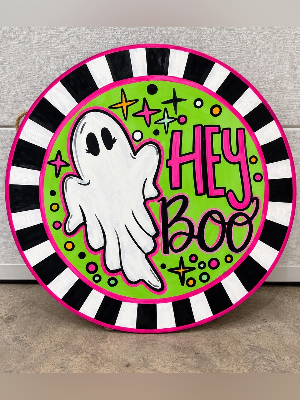 Hey Boo Round Party Sign - Neon Green & Hot Pink